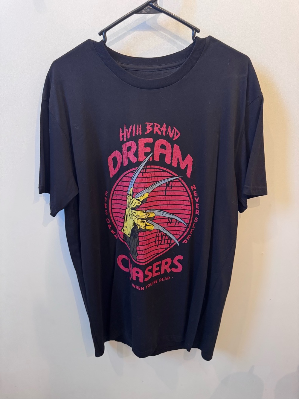Men's HVII Brand Short Sleeve Dream Chasers Graphic Tee - Black/Pink